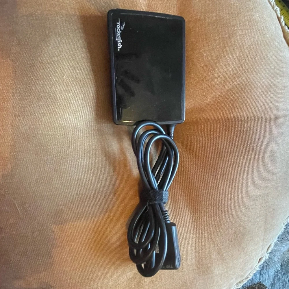 ROCKETFISH AC ADAPTER
